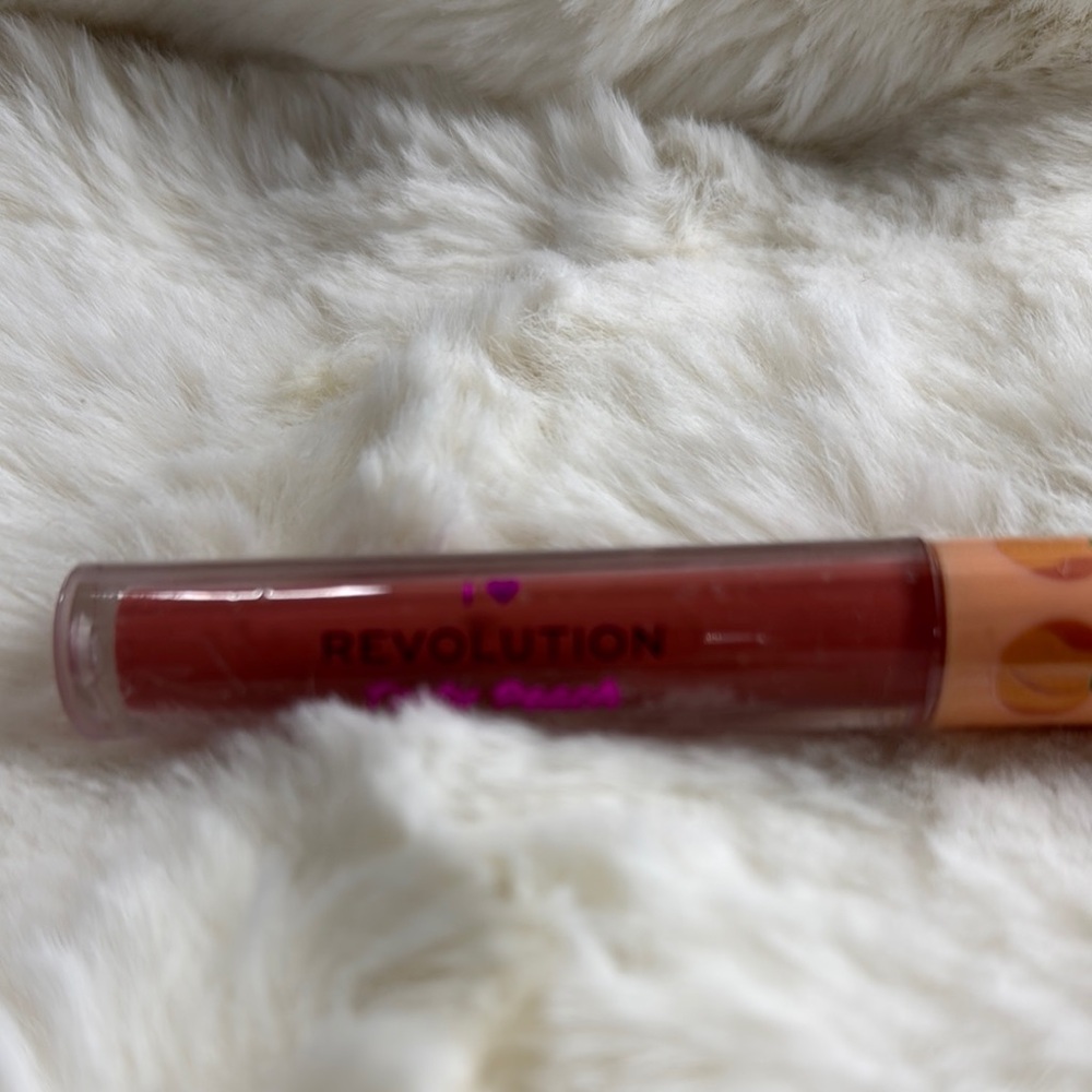 *FINAL PRICE* I ♥️ Revolution Tasty Peach Soft Peach Liquid Lipstick